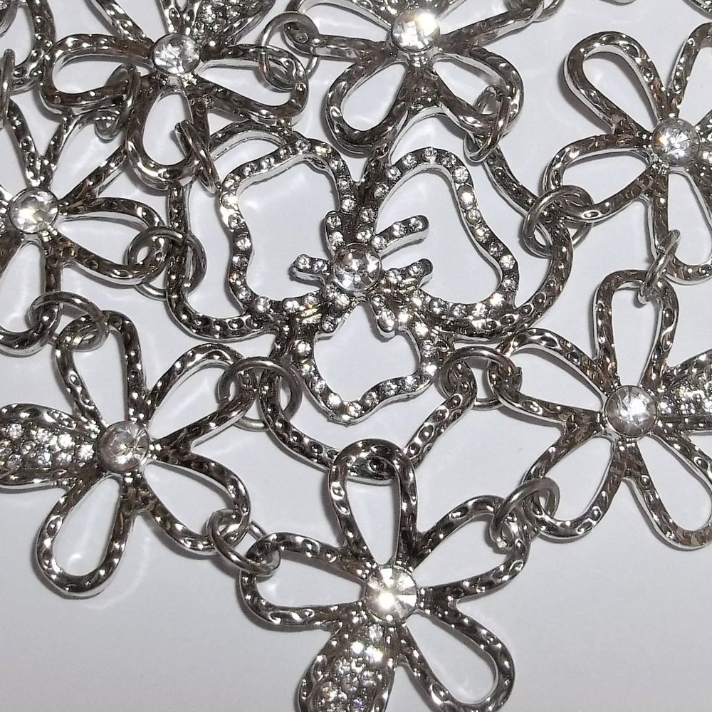 Pre-owned Statement Necklace Silver Flowers White Rhinestones Bibbed A233 - Picture 7 of 7